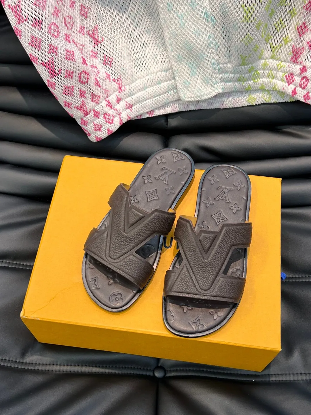 Louis Vuitton papucs